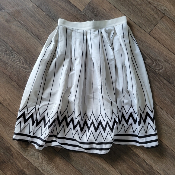 Chevron skirt - Picture 2 of 5